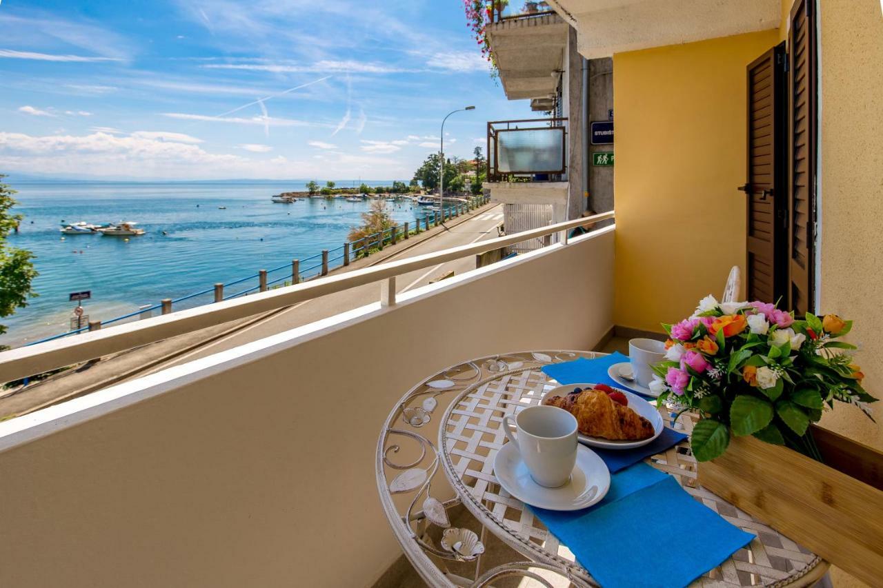 Seafront Apartment Voyo Ika Εξωτερικό φωτογραφία